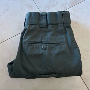 Classic Dark Green Dress Pants 5.11 tactical size 8 J14